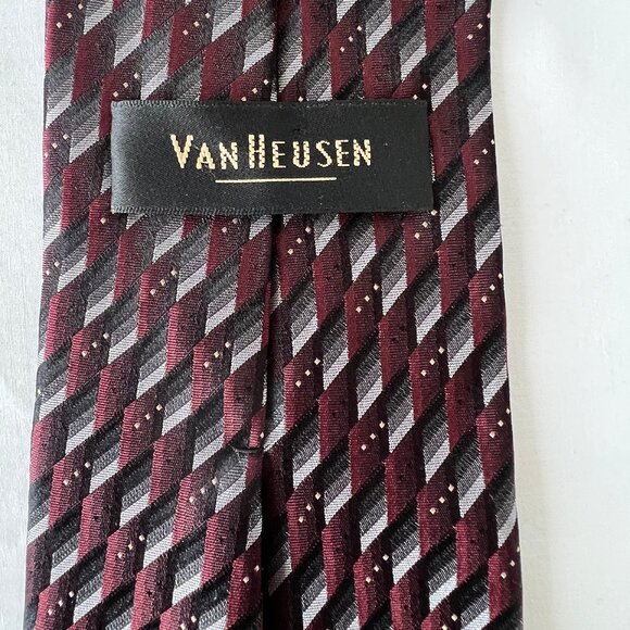 Van Heusen Neck Tie, 100% Silk, Handmade, Dark Red, Gray and Black, EUC - Picture 6 of 9
